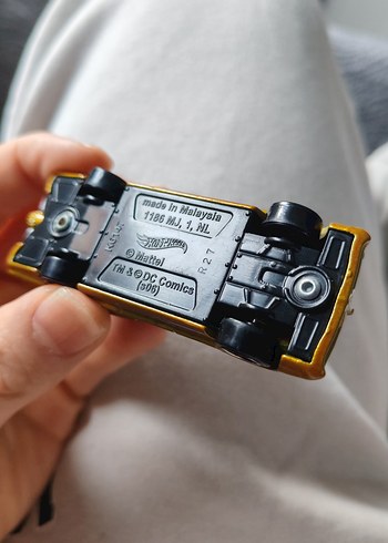 Parlak Sarı Oyuncak Araba - Görsel 4