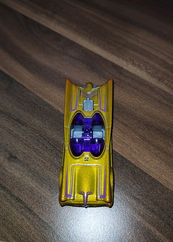 Parlak Sarı Oyuncak Araba - Görsel 2