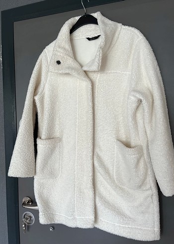 Düğmeli Beyaz Midi Kadın Kaban - Görsel 2