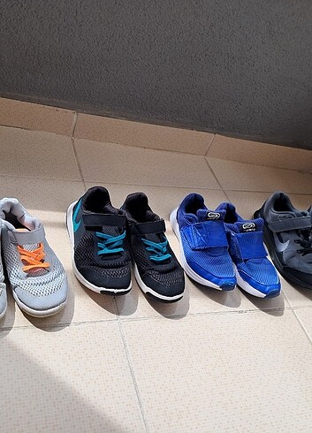 33 Beden Nike çocuk ayakkabisi. 4 adet ayakkabi 