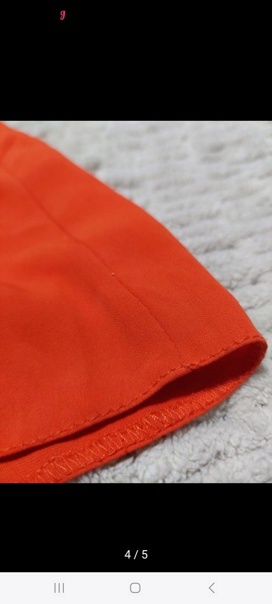 turuncu midi yırtmaçlı omuz dekolteli kemerli elbise - Görsel 4