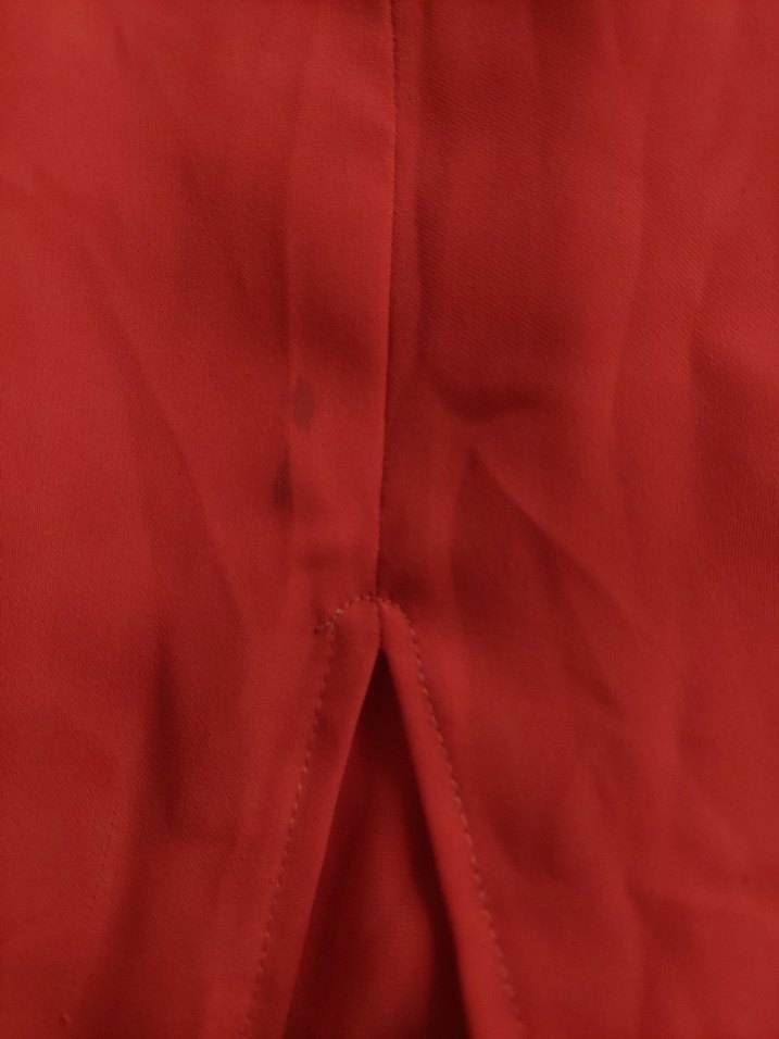 turuncu midi yırtmaçlı omuz dekolteli kemerli elbise - Görsel 5