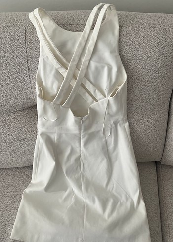 Yüksek Yakalı Kolsuz Mini Beyaz Elbise - Görsel 2