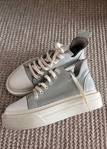 Gri Hakiki Deri Kadın Spor Ayakkabı converse model