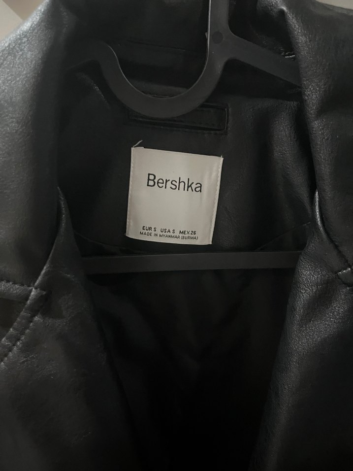 Siyah Deri Ceket Kadın Bershka - Görsel 3