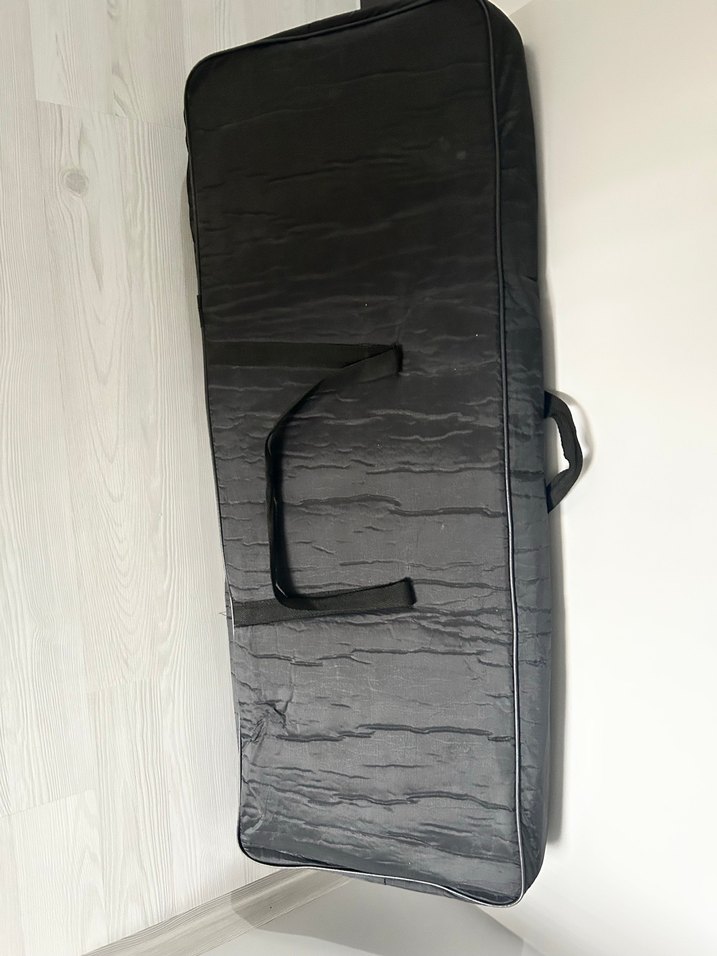 Beyaz ve Gri Elektronik Klavye - Görsel 5