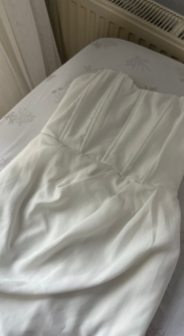 Beyaz Straplez Uzun Mini Gelinlik - Görsel 3