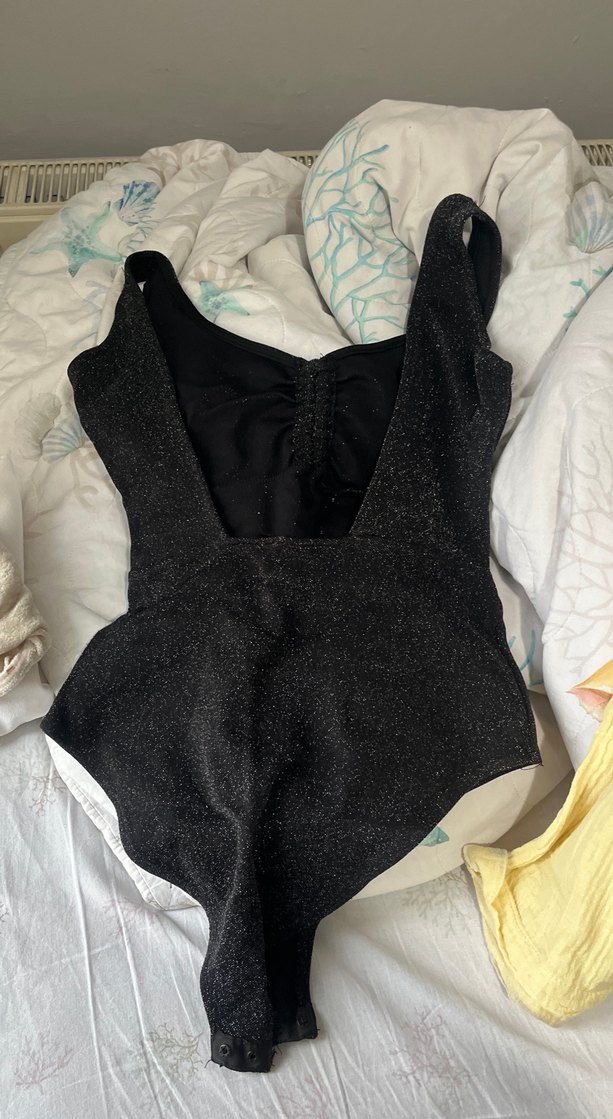 Siyah Parlak Bantlı Kadın Mayo - Görsel 2