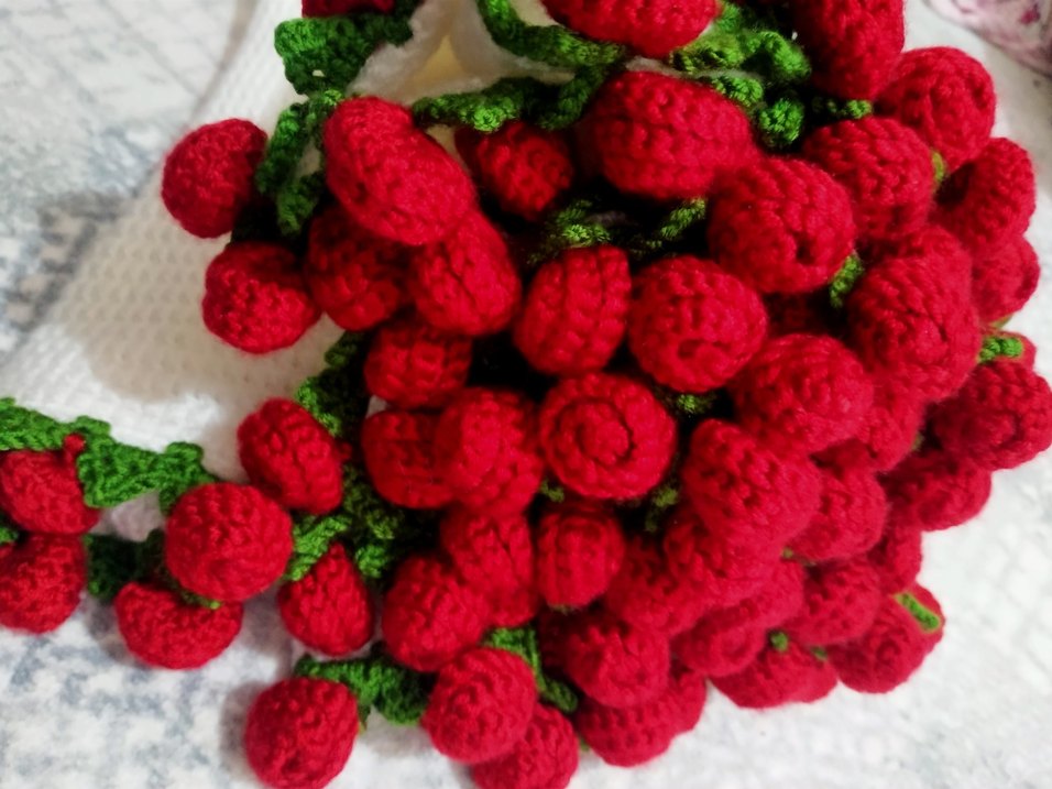 El Örgüsü Kırmızı Güller Buket Battaniye - Görsel 2