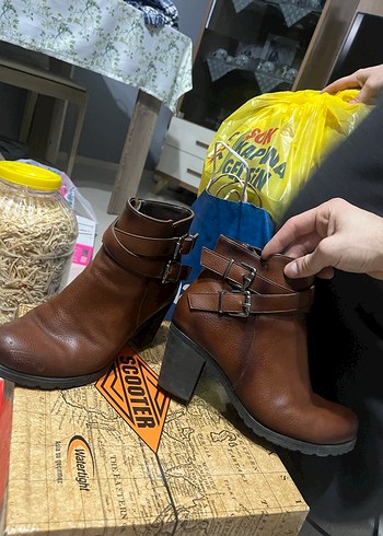 Kahverengi Deri Kadın Topuklu Bot - Görsel 3