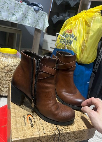 Kahverengi Deri Kadın Topuklu Bot - Görsel 2