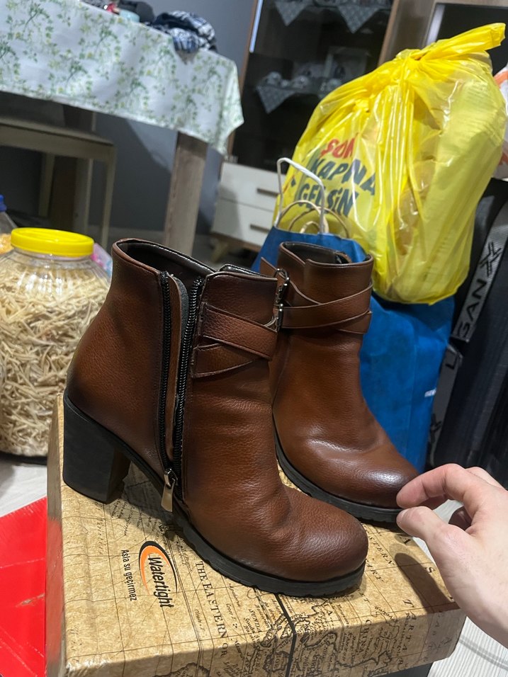 Kahverengi Deri Kadın Topuklu Bot - Görsel 2