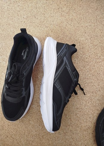 Siyah Slazenger kadın spor ayakkabı - Görsel 2