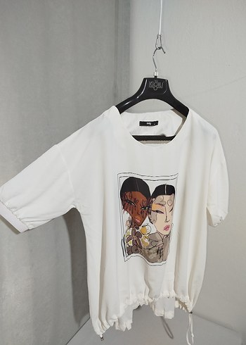 Beyaz Baskılı Kısa Kollu Kadın Tişört - Görsel 4