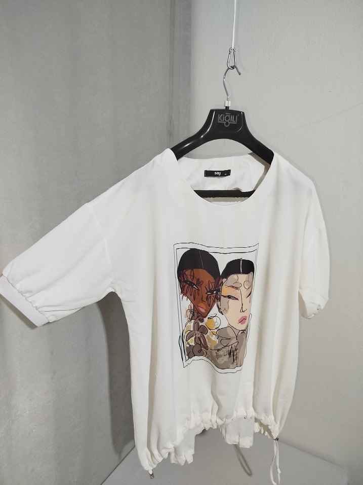 Beyaz Baskılı Kısa Kollu Kadın Tişört - Görsel 4