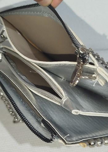 Gri Yılan Desenli Zincir Detaylı Deri Çanta - Görsel 15