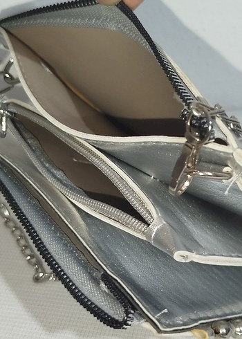 Gri Yılan Desenli Zincir Detaylı Deri Çanta - Görsel 10