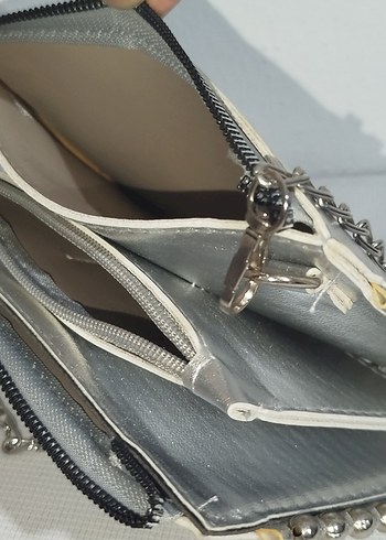 Gri Yılan Desenli Zincir Detaylı Deri Çanta - Görsel 13