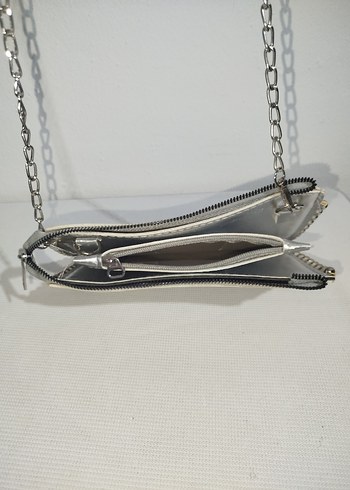 Gri Yılan Desenli Zincir Detaylı Deri Çanta - Görsel 5