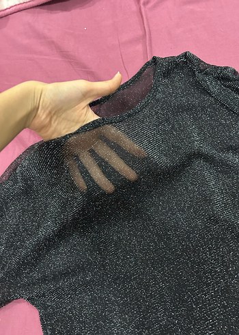 Siyah düşük omuzlu parlak tül - Görsel 4