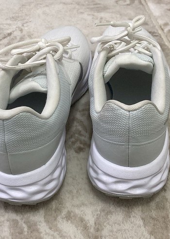 Beyaz Bağcıklı Kadın Spor Ayakkabı - Görsel 3