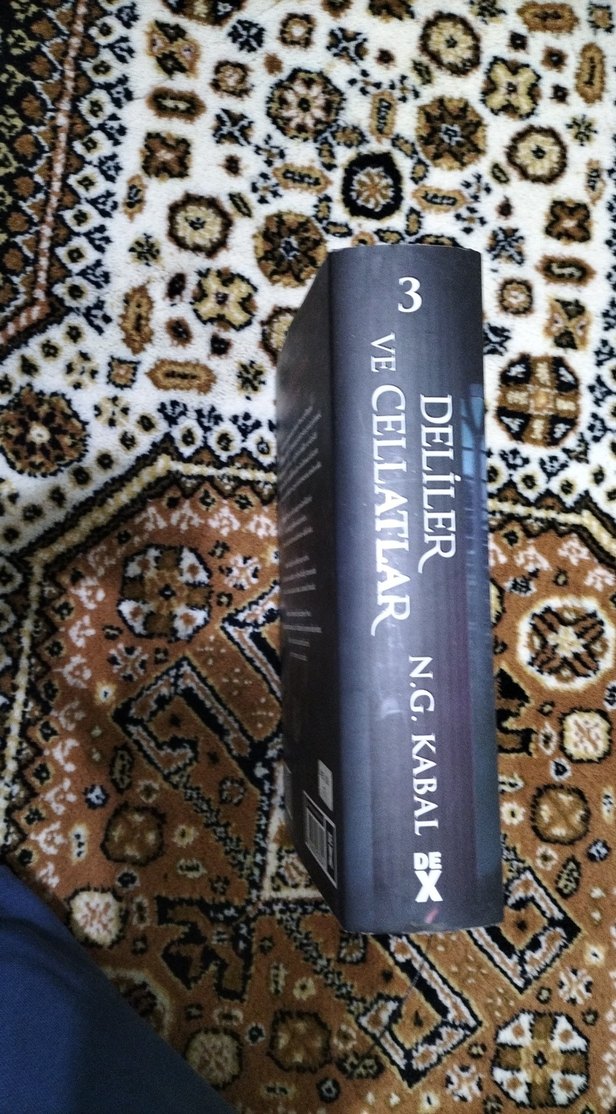 Deliler ve Cellatlar - N.G. Kabal - Görsel 2