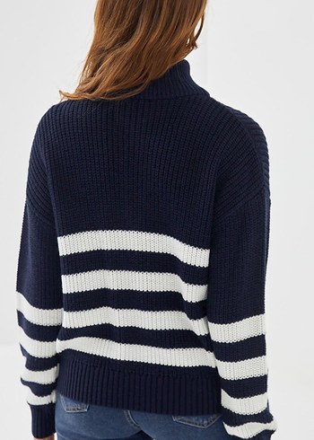 Yarım Fermuarlı Lacivert Çizgili Kadın Kazak - Görsel 3