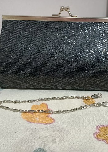 Zincir Detaylı Siyah Parlak Kadın Clutch Çanta - Görsel 7