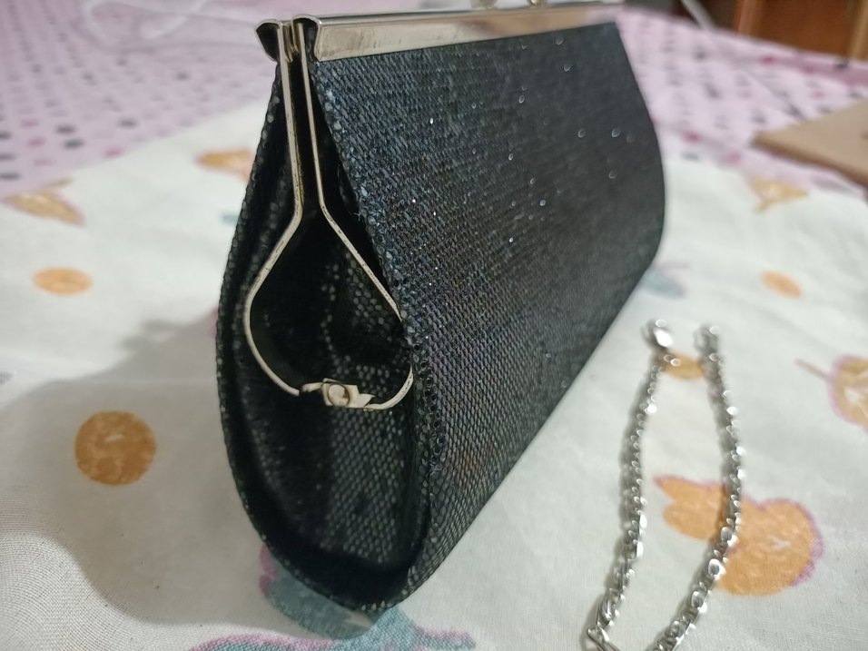 Zincir Detaylı Siyah Parlak Kadın Clutch Çanta - Görsel 5