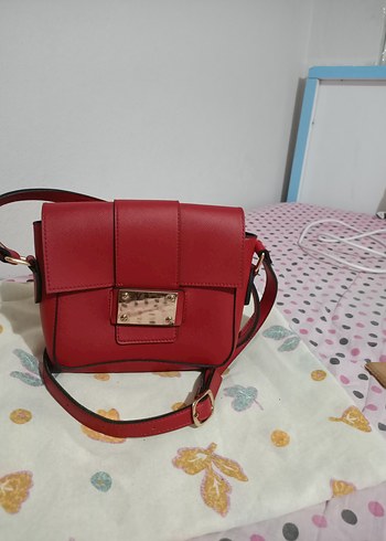 Kırmızı Deri Tokalı Kadın Çanta - Görsel 2