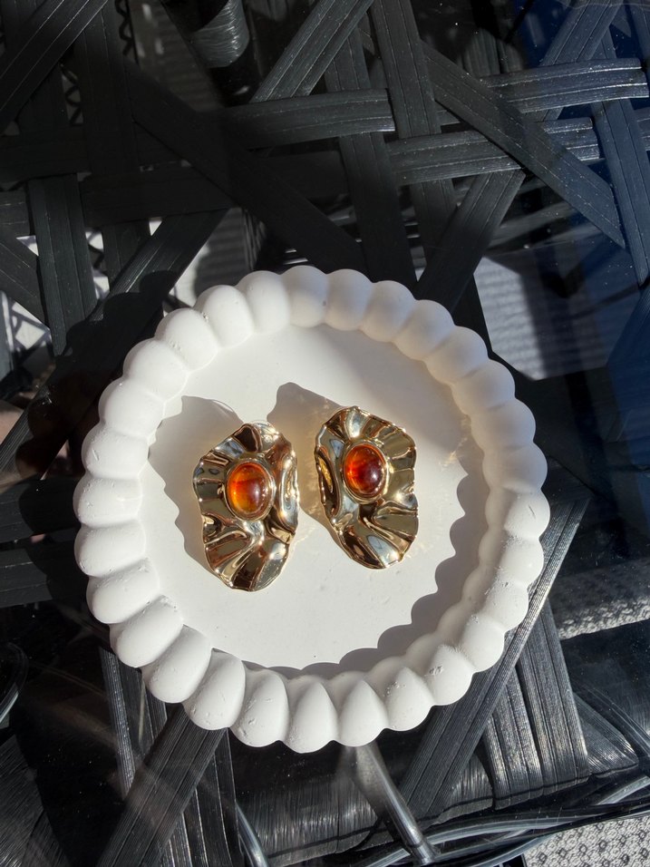 Vintage Altın Renk Mini Fırfırlı Küpe - Görsel 2