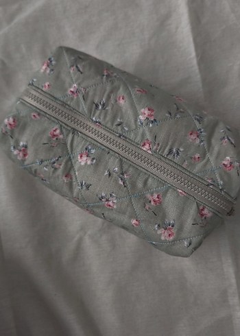 yeşil Çiçek Desenli Fermuarlı Makyaj Çantası - Görsel 2