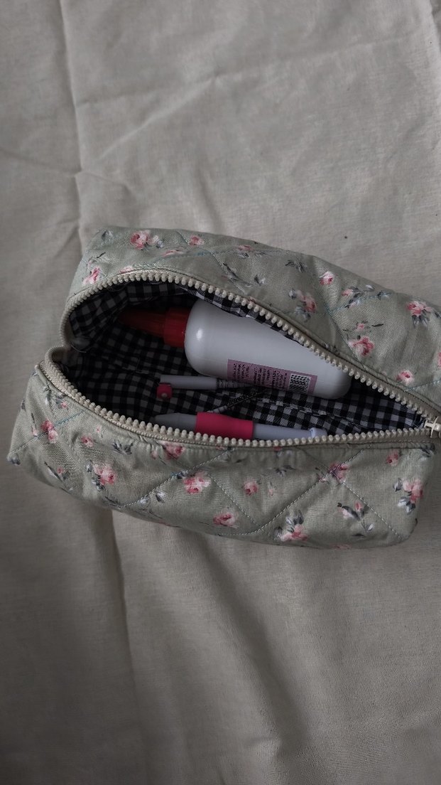 yeşil Çiçek Desenli Fermuarlı Makyaj Çantası - Görsel 3