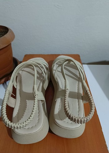 Bej Kadın Dolgu Topuklu Sandalet 37 numara - Görsel 6