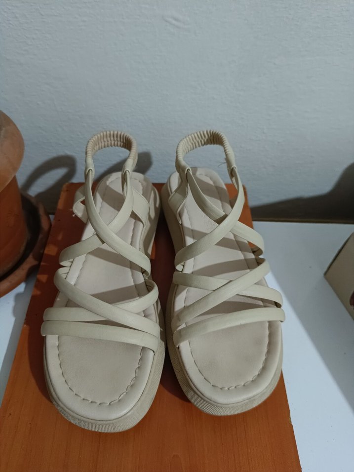 Bej Kadın Dolgu Topuklu Sandalet 37 numara - Görsel 2