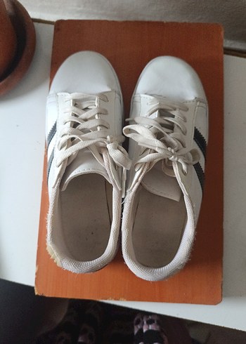 Beyaz Siyah Çizgili Kadın Spor Ayakkabı 37 NUMARA - Görsel 4