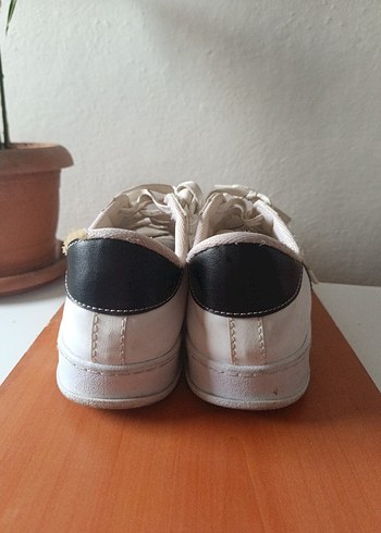 Beyaz Siyah Çizgili Kadın Spor Ayakkabı 37 NUMARA - Görsel 3