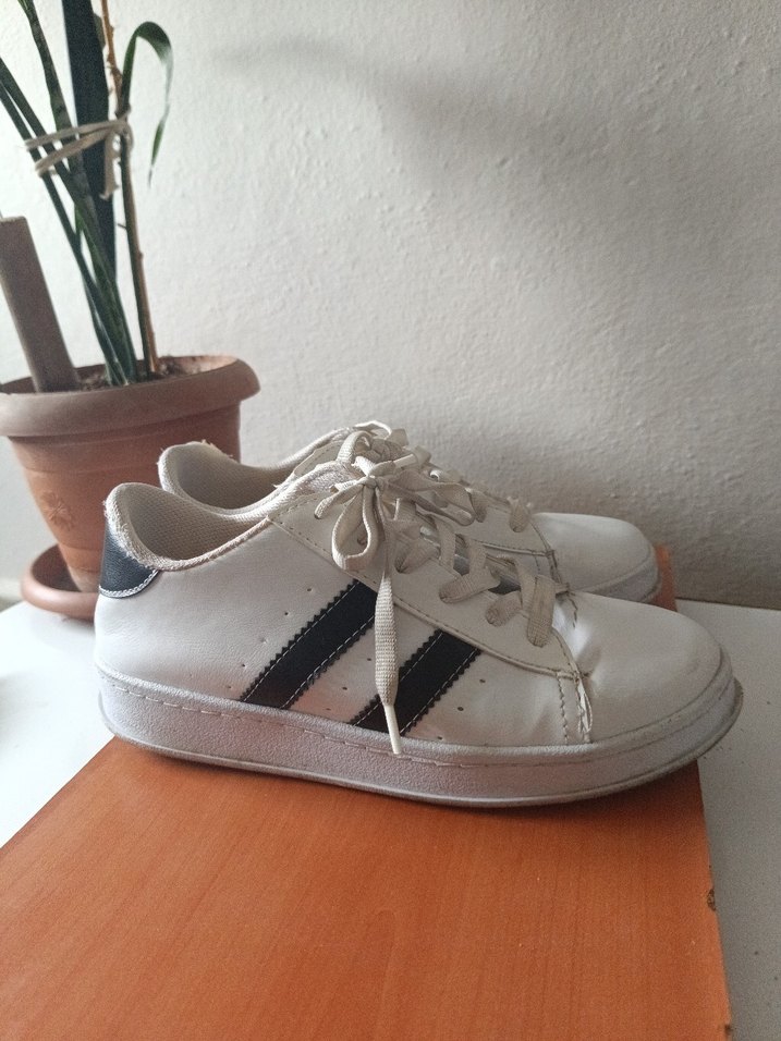 Beyaz Siyah Çizgili Kadın Spor Ayakkabı 37 NUMARA - Görsel 5