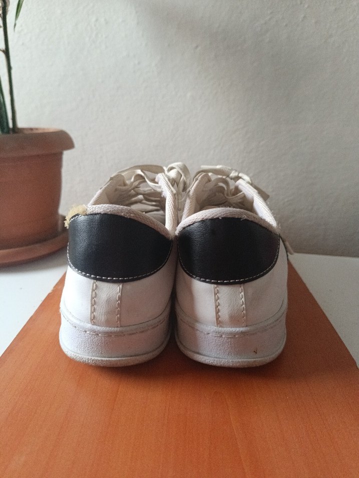 Beyaz Siyah Çizgili Kadın Spor Ayakkabı 37 NUMARA - Görsel 3