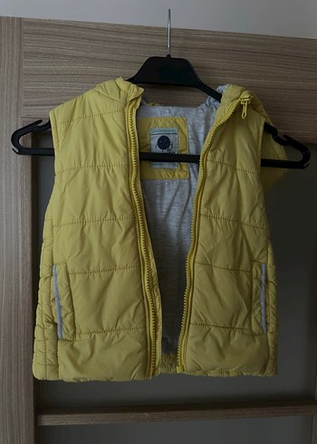 Sarı Kapüşonlu Erkek Çocuk Yelek - Görsel 3