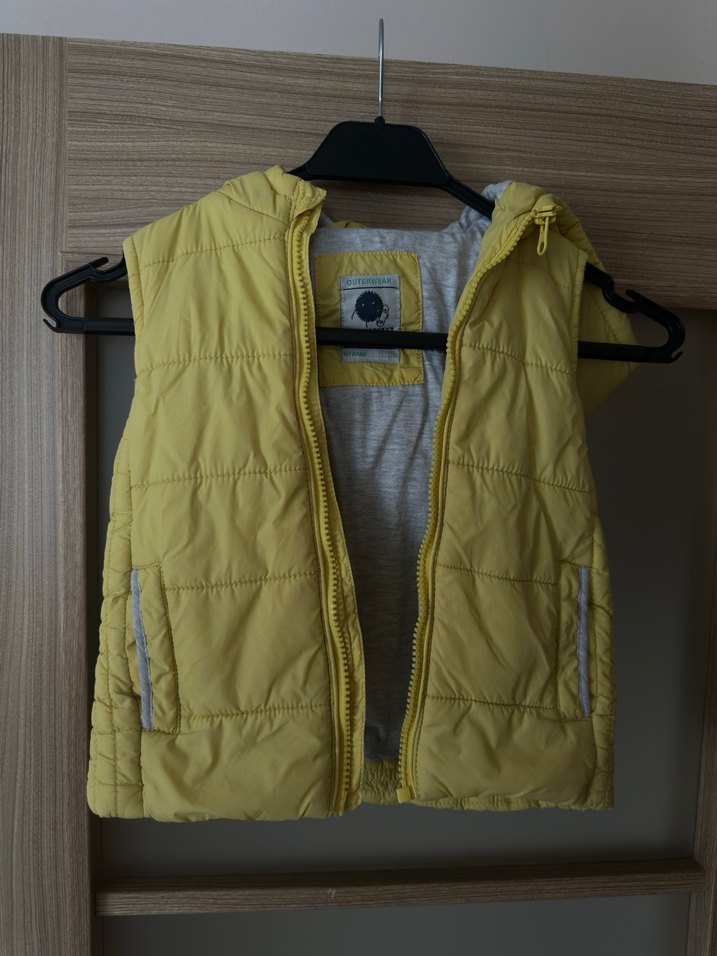 Sarı Kapüşonlu Erkek Çocuk Yelek - Görsel 3