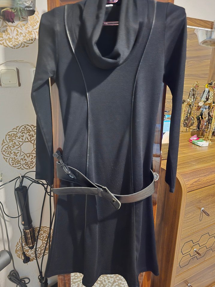 Deri Kemerli Uzun Kollu Siyah Gotik Elbise - Görsel 3