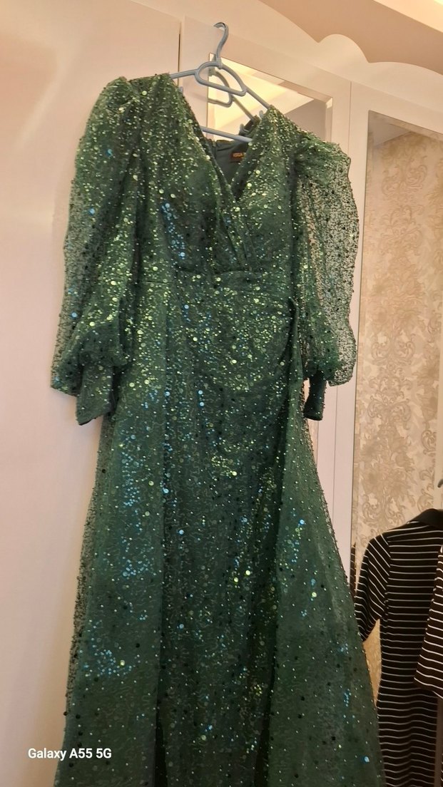 Yeşil Payetli Uzun Abiye Elbise - Görsel 4