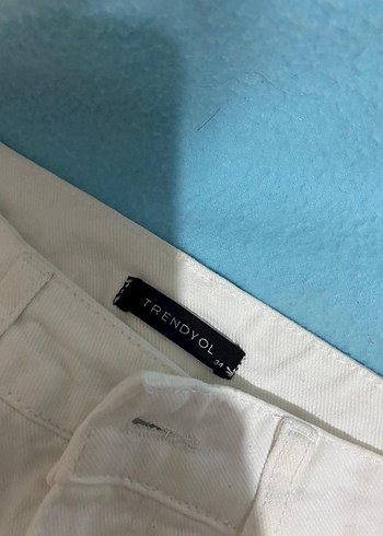 Beyaz Rahat Kesim  Kot Pantolon - Görsel 3