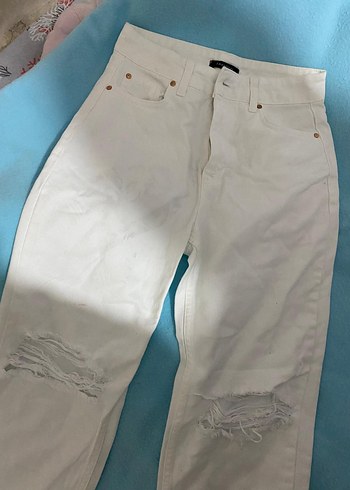 Beyaz Rahat Kesim  Kot Pantolon - Görsel 2