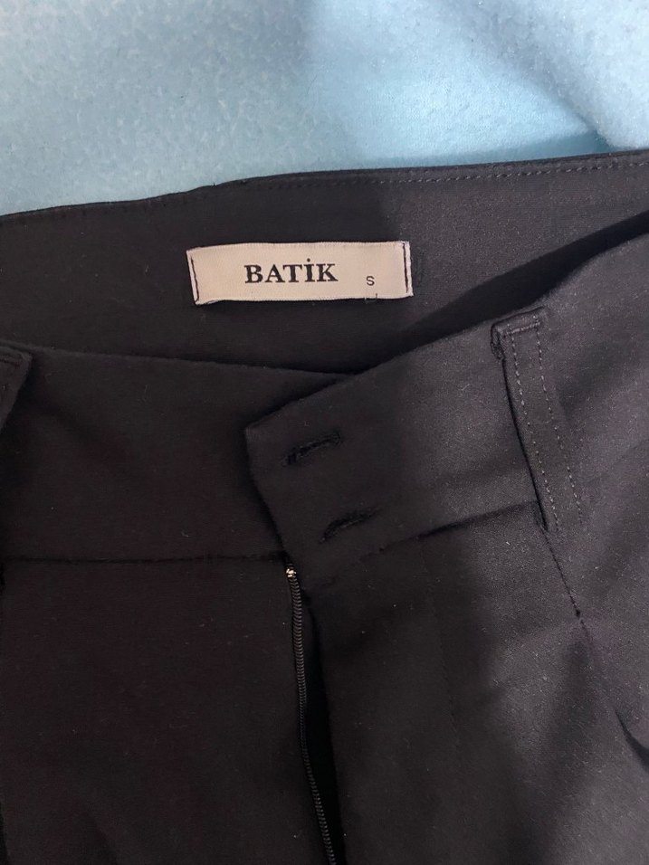 Kadın Siyah Midi Kumaş Pantolon - Görsel 2