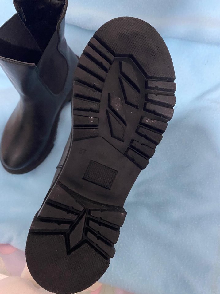 Tokalı Siyah Lastik Topuklu Kadın Bot - Görsel 3