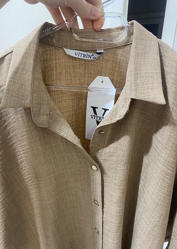 Bej Keten Düğmeli V Yaka Kadın Gömlek - Görsel 4