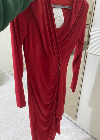 Kırmızı V Yaka Drapeli Midi Elbise - Görsel 2