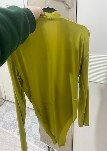 Drapeli V Yaka Yeşil Kadın Bluz - Görsel 2